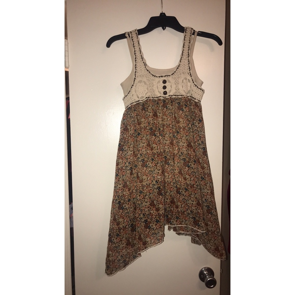 Dress with lace